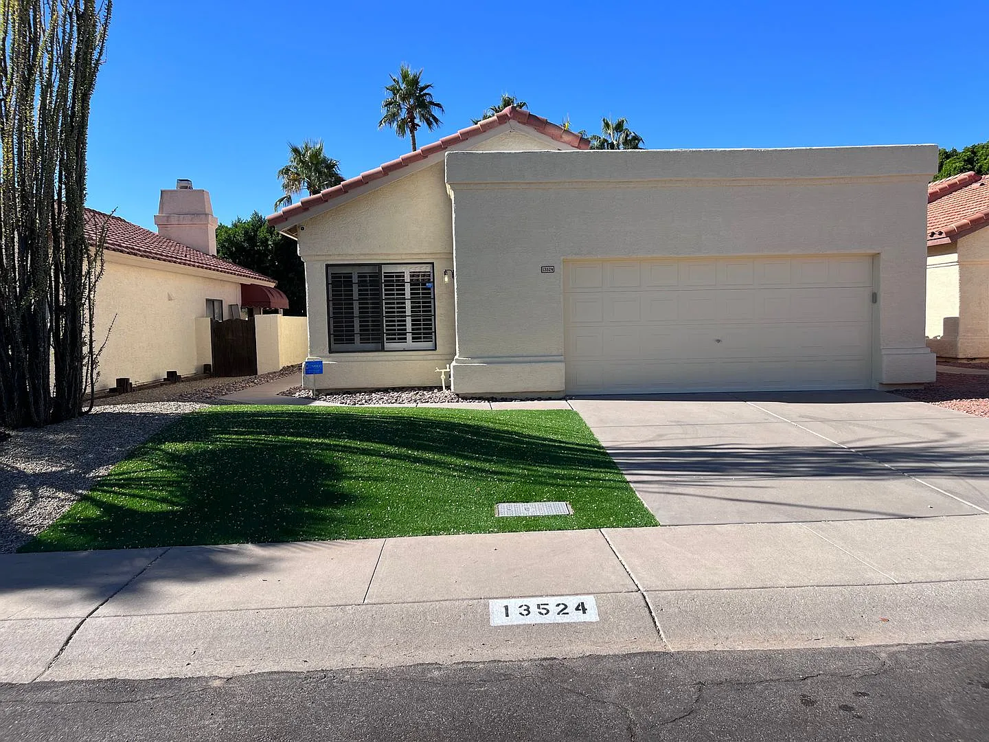 Adorable light and bright! 3Bedroom/2Bath Scottsdale Home! — Photo 1