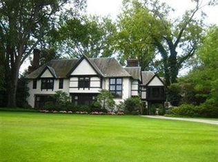 16620 Parkland Dr, Shaker Heights, OH 44120