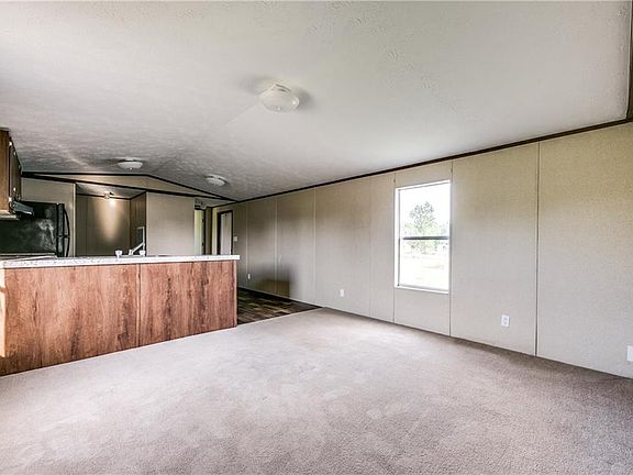 3rd image of 611 Stephanie Dr