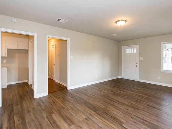 5th image of 2556-2558 Broadway St