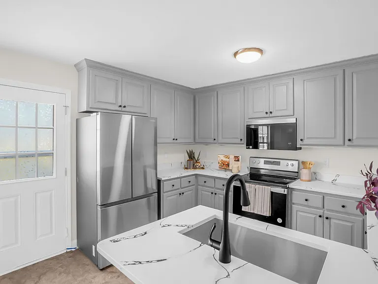 46 Bayberry Ln — Photo 17