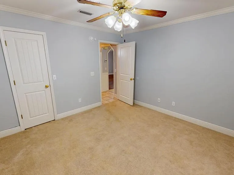 808 Dixie Dr — Photo 10