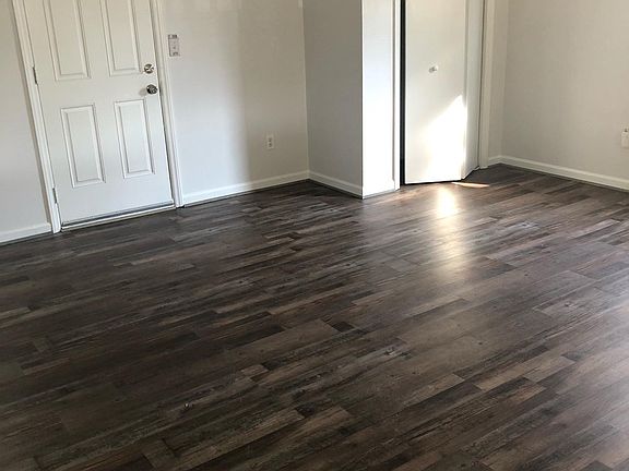 4th image of 1102 Hickory Ave
