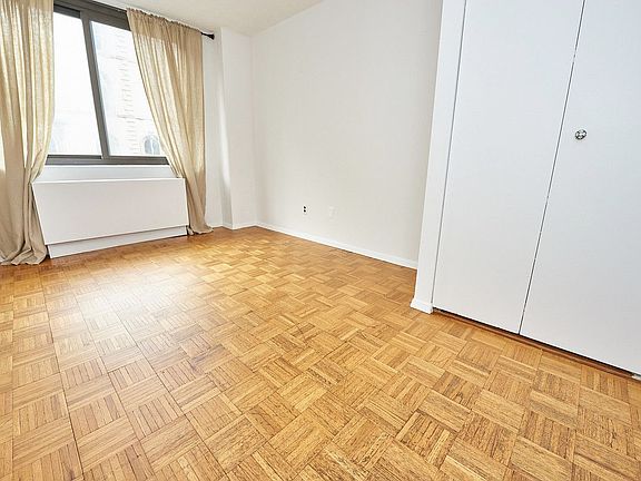 5th image of 376 Broadway #4C1