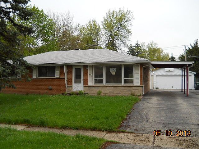 1st image of 922 E Lilly Ln