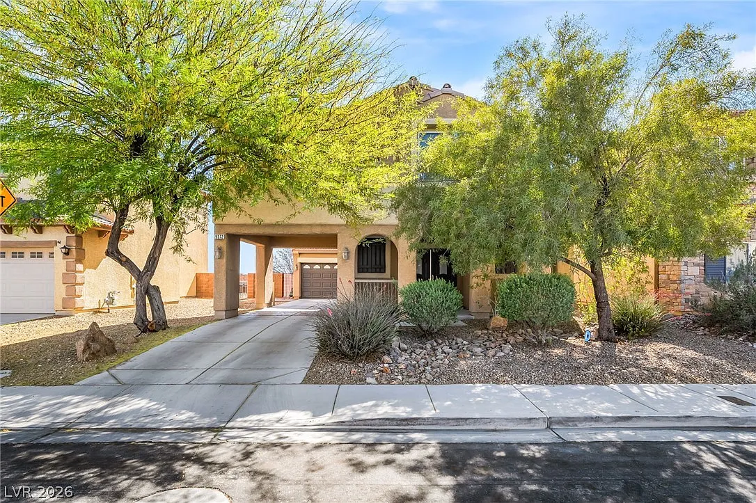 3 bed, 2.5 bath, 2412 sqft, $3,000 — Photo 1