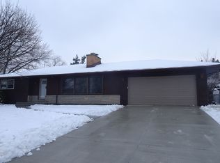 30 Claria Dr, Roselle, IL 60172