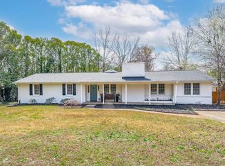 8 Stonewall Ln, Greenville, SC 29615