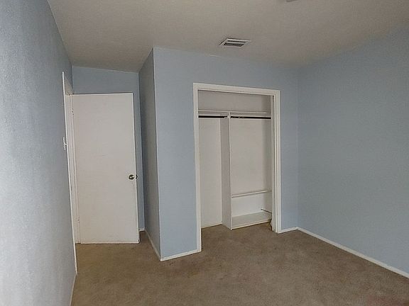5th image of 420 Southlake Dr