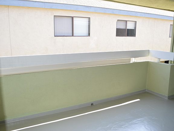 4th image of 15229 S Raymond Ave APT H