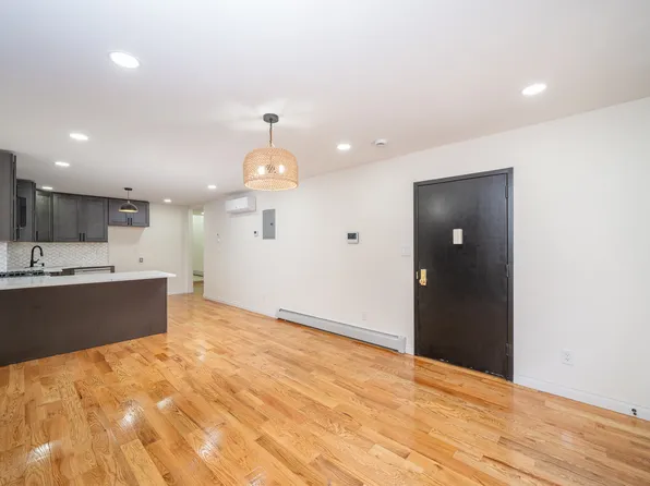 326 Malcolm X Boulevard image 21 of 35