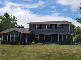 2029 W Lilac Ln, Mequon, WI 53092