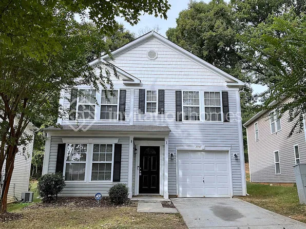 2935 Meadow Knoll Dr, Charlotte, NC 28269