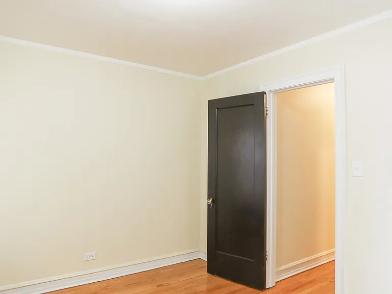 5602 W Wellington Ave #2S — Photo 5