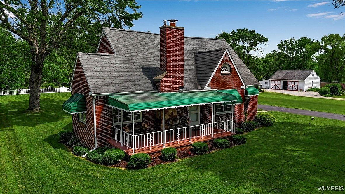 534 Aurora St, Lancaster, NY 14086 | Zillow