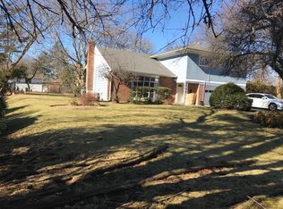 1 Horizon Rd, Great Neck, NY 11020