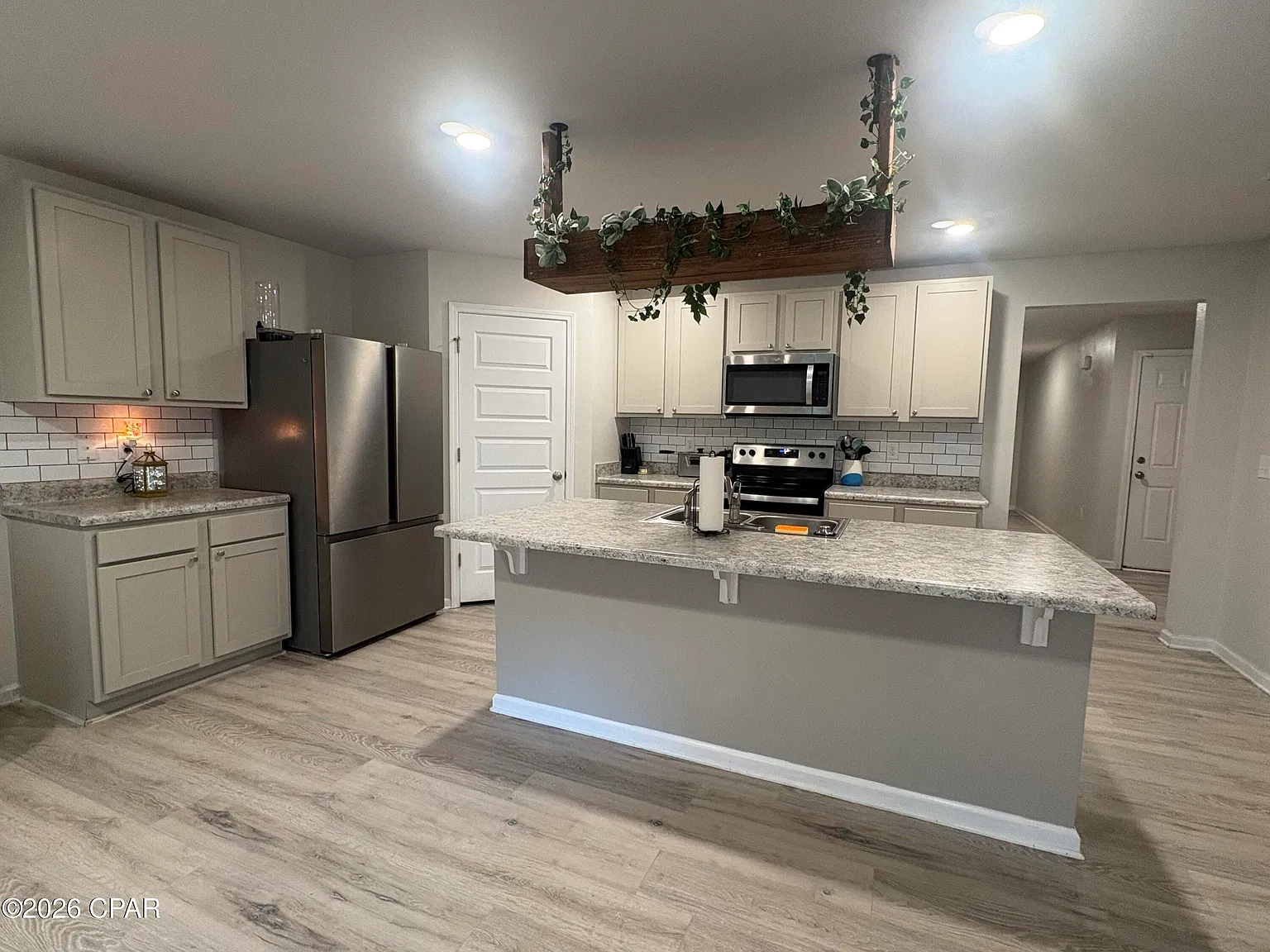 4 bed, 1752 sqft, $2,400 — Photo 3