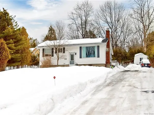 102 Myles Ave, Quispamsis, NB E2E 1H4