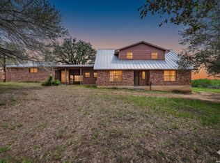 1271 County Road 119, Floresville, TX 78114