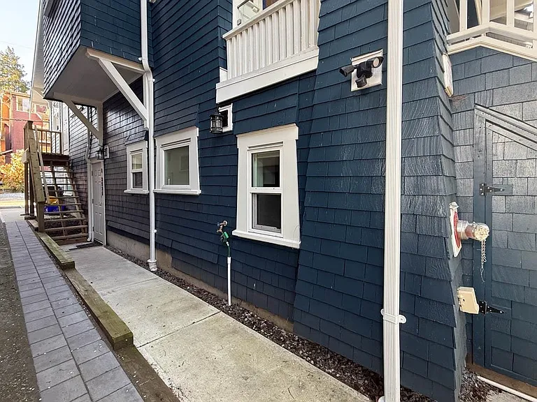 3536 Point Grey Rd #1 — Photo 5