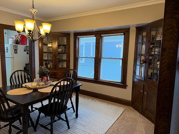 4th image of 1579 Larchmont Ave #Up
