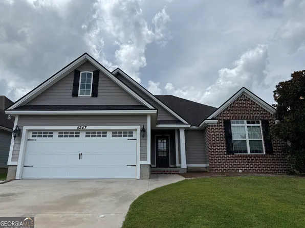 4247 Shadow Garden Dr, Hahira, GA 31632