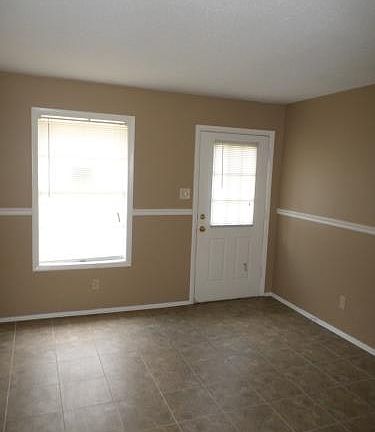 3rd image of 4849 Blanding Ave