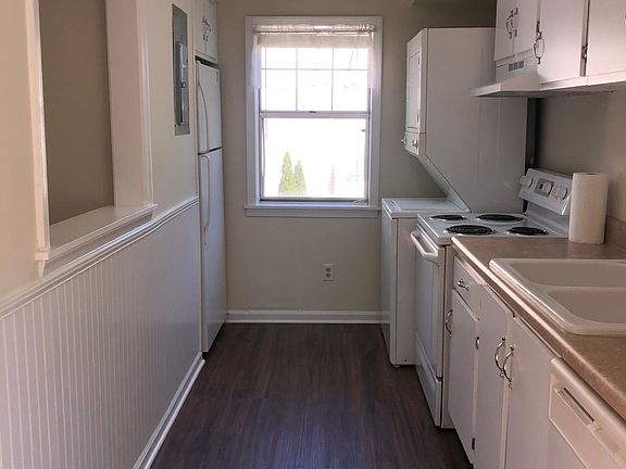2nd image of 147 Kingsbury Dr #147