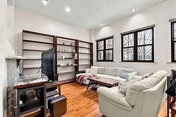 113 W Dedham St #113 — Photo 6