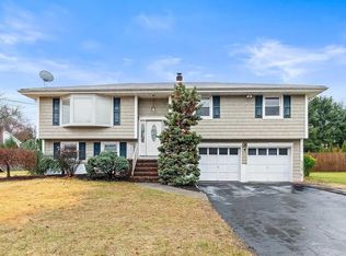 176 Truman Ter, Paramus, NJ 07652