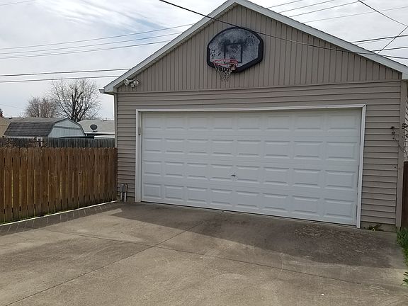 Oversized detached 2 car garage