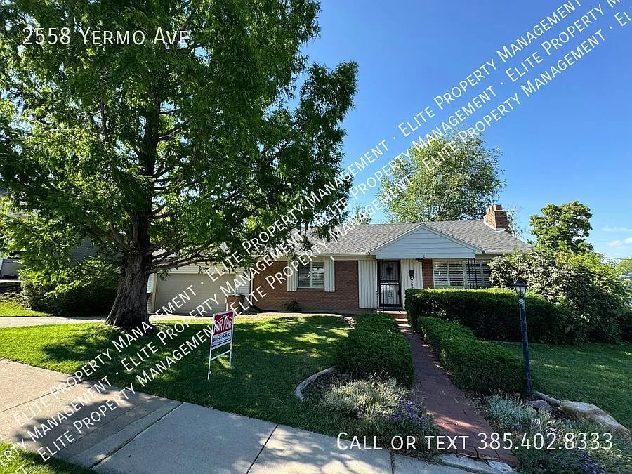 2558 E Yermo Ave