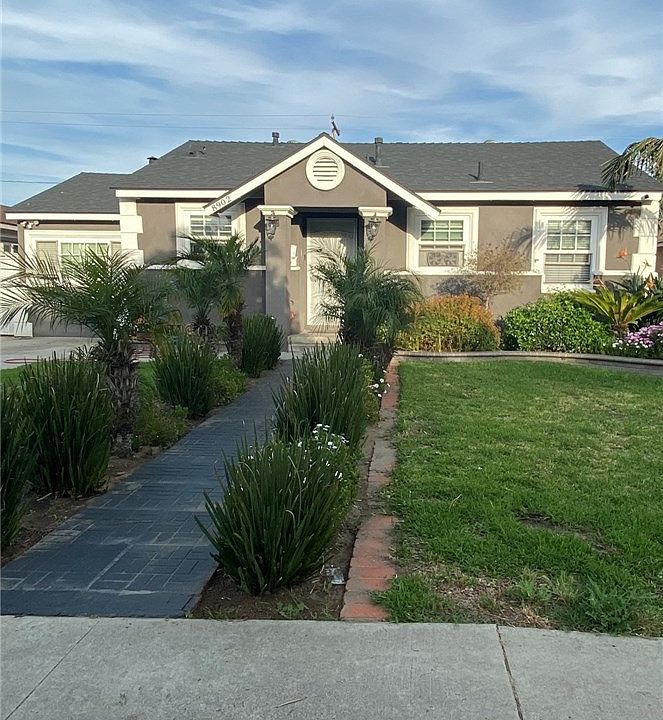 1st image of 8902 Clarinda Ave