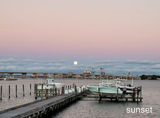 4247 Hatton Point Ln, Portsmouth, VA 23703