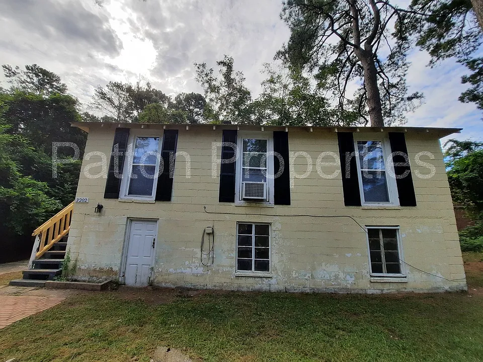 3202 Colin Kelly Dr