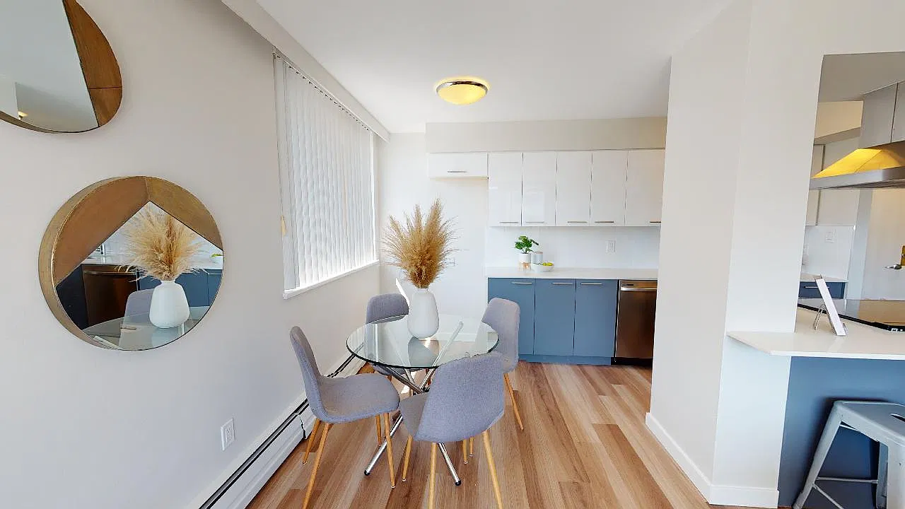 1326 West 13th — Photo 4