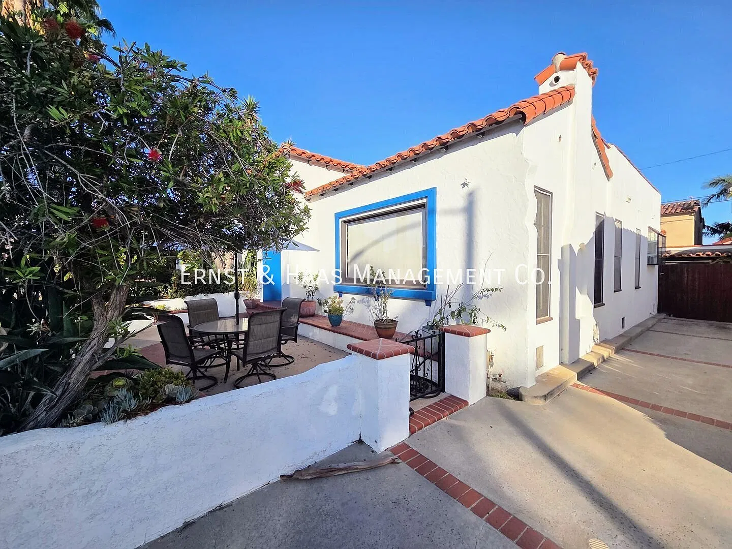 1920s Spanish Charm Meets Beachside Living in Belmont Shore! — Photo 2