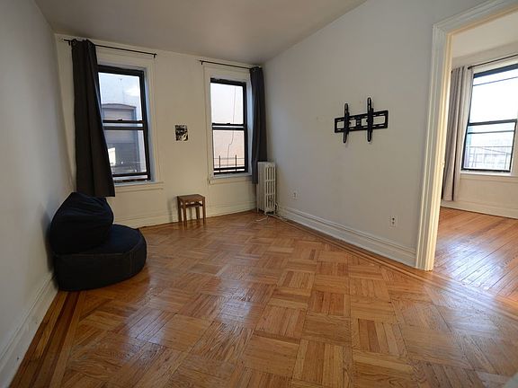 5th image of 35-23 Crescent St #3FF
