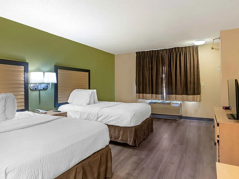 Studio Suite - 2 Full Beds