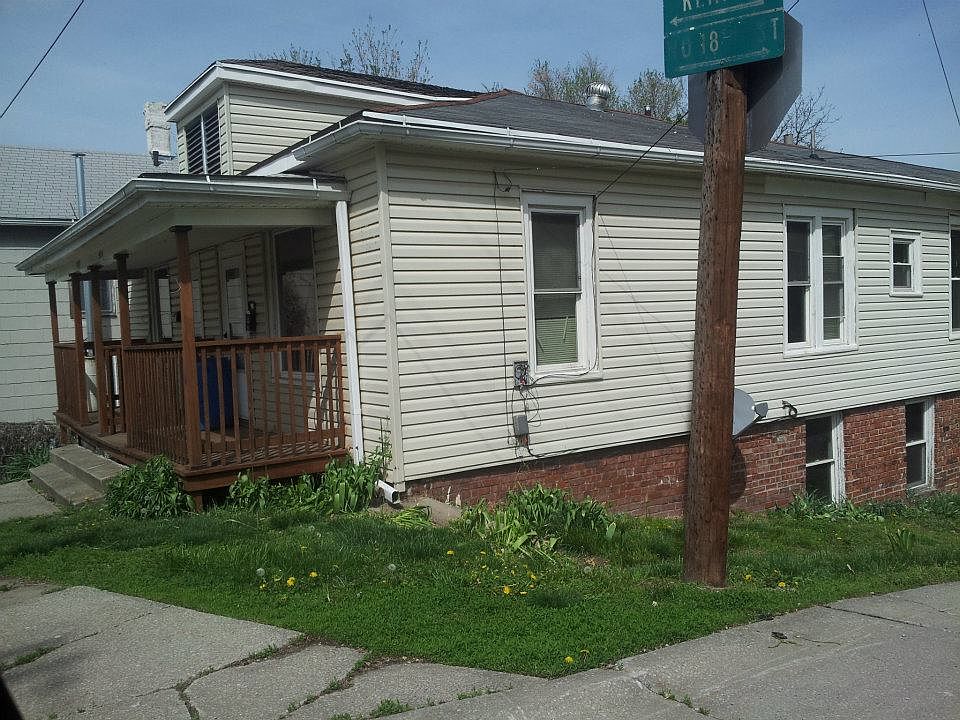 Side facing Dalton Str.