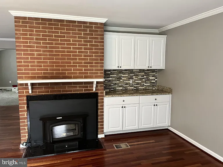7908 Jansen Ct — Photo 4