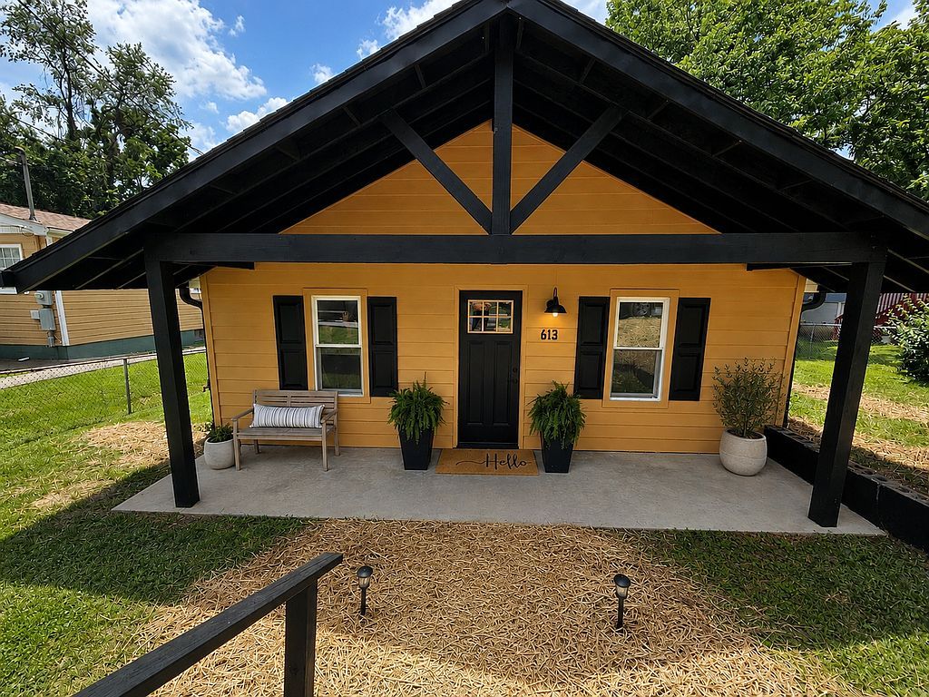 613 Jackson Ave - Property Image