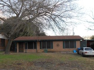 525 Tomahawk Trl, Kerrville, TX 78028