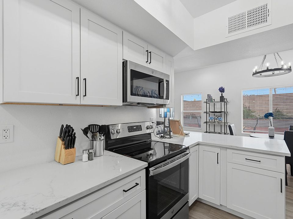 1st image of 4304 W Pyracantha Dr