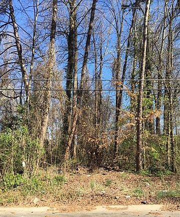 3rd image of 2220 Kennesaw Dr
