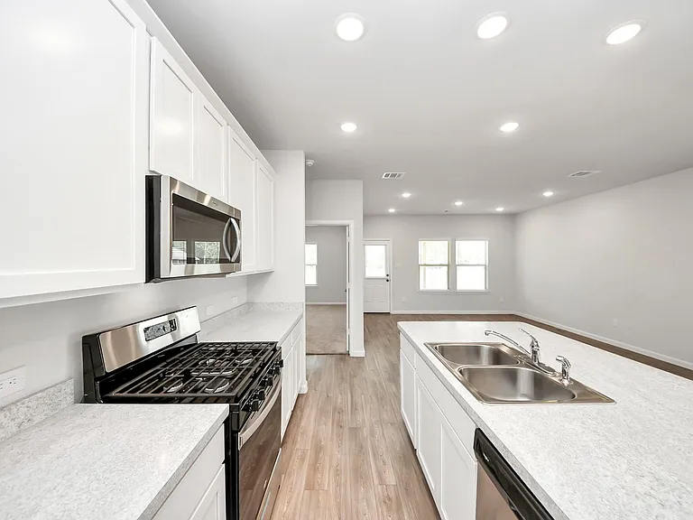16489 Moss Ln — Photo 4