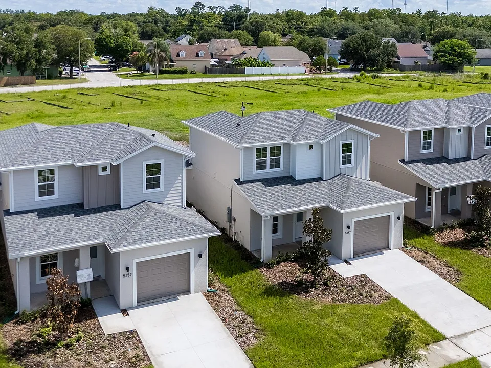 5365 Vista Lago Dr