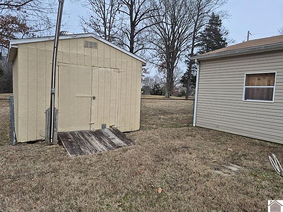 5th image of 35 McKinnon Ln