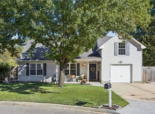 2716 Lake Ridge Ct, Chesapeake, VA 23323