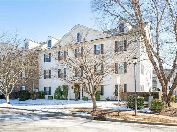 2111 Lambeth Farm Ln, Kernersville, NC 27284